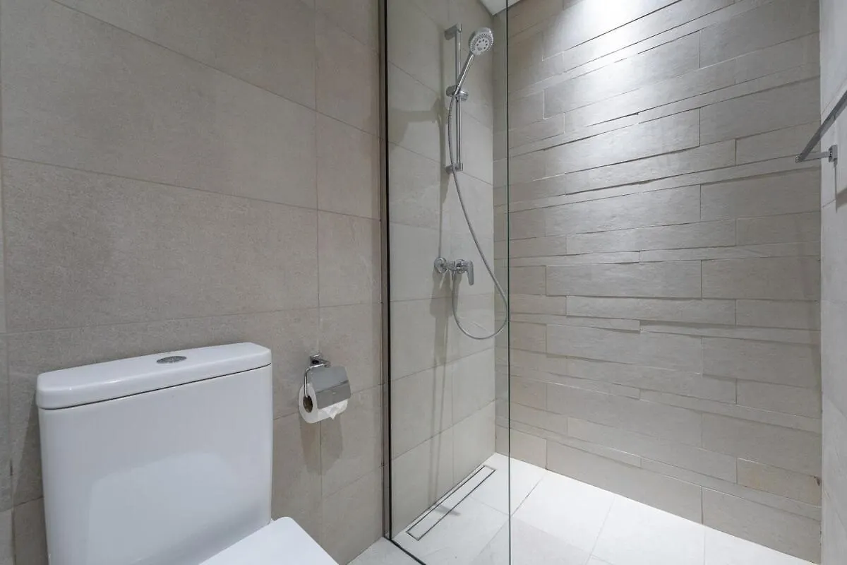 Quiet Elegance Studio Living Near Burj Khalifa In Azizi Riviera Dubai Lejlighed
