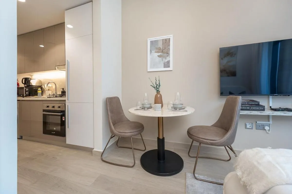 Quiet Elegance Studio Living Near Burj Khalifa In Azizi Riviera Dubai Forenede Arabiske Emirater