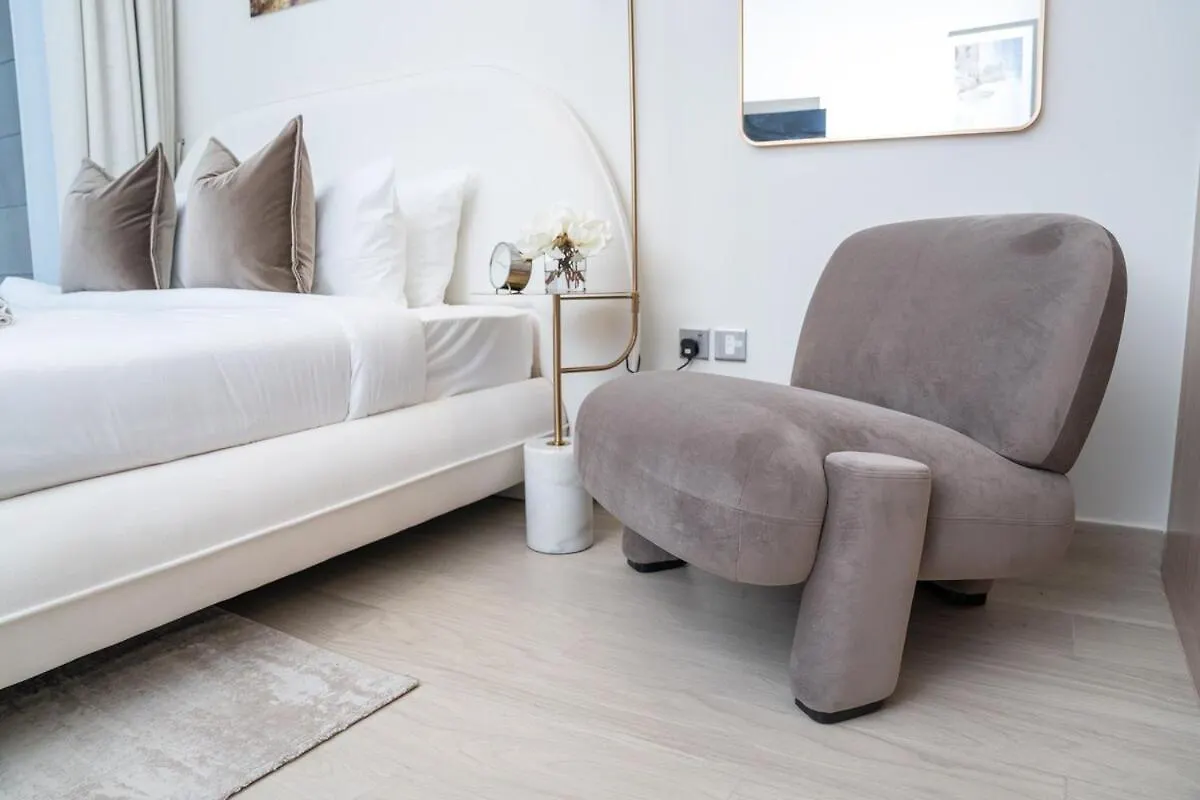 Quiet Elegance Studio Living Near Burj Khalifa In Azizi Riviera Dubai 0*,