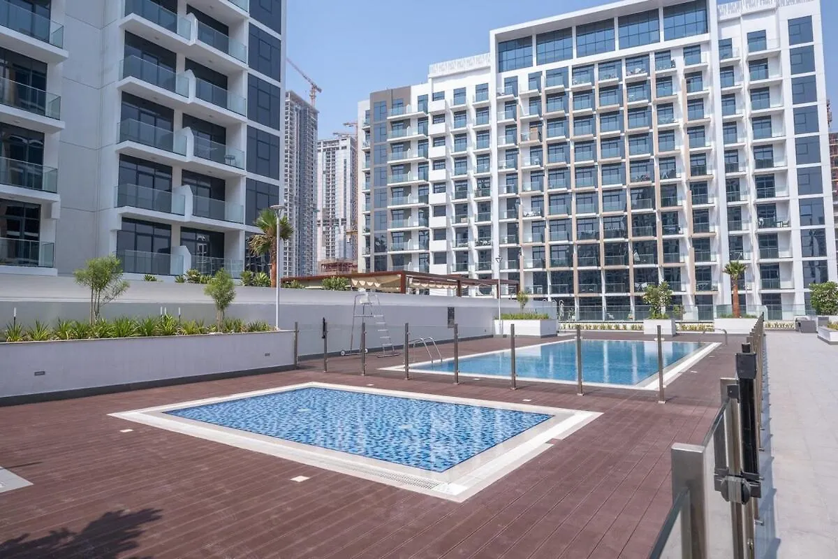 Quiet Elegance Studio Living Near Burj Khalifa In Azizi Riviera Dubai Lejlighed