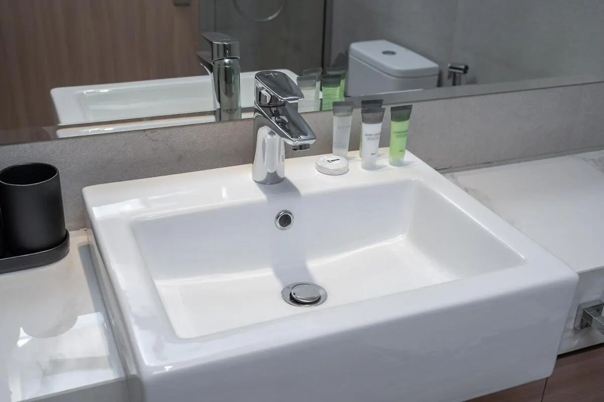 Lägenhet Quiet Elegance Studio Living Near Burj Khalifa In Azizi Riviera Dubai