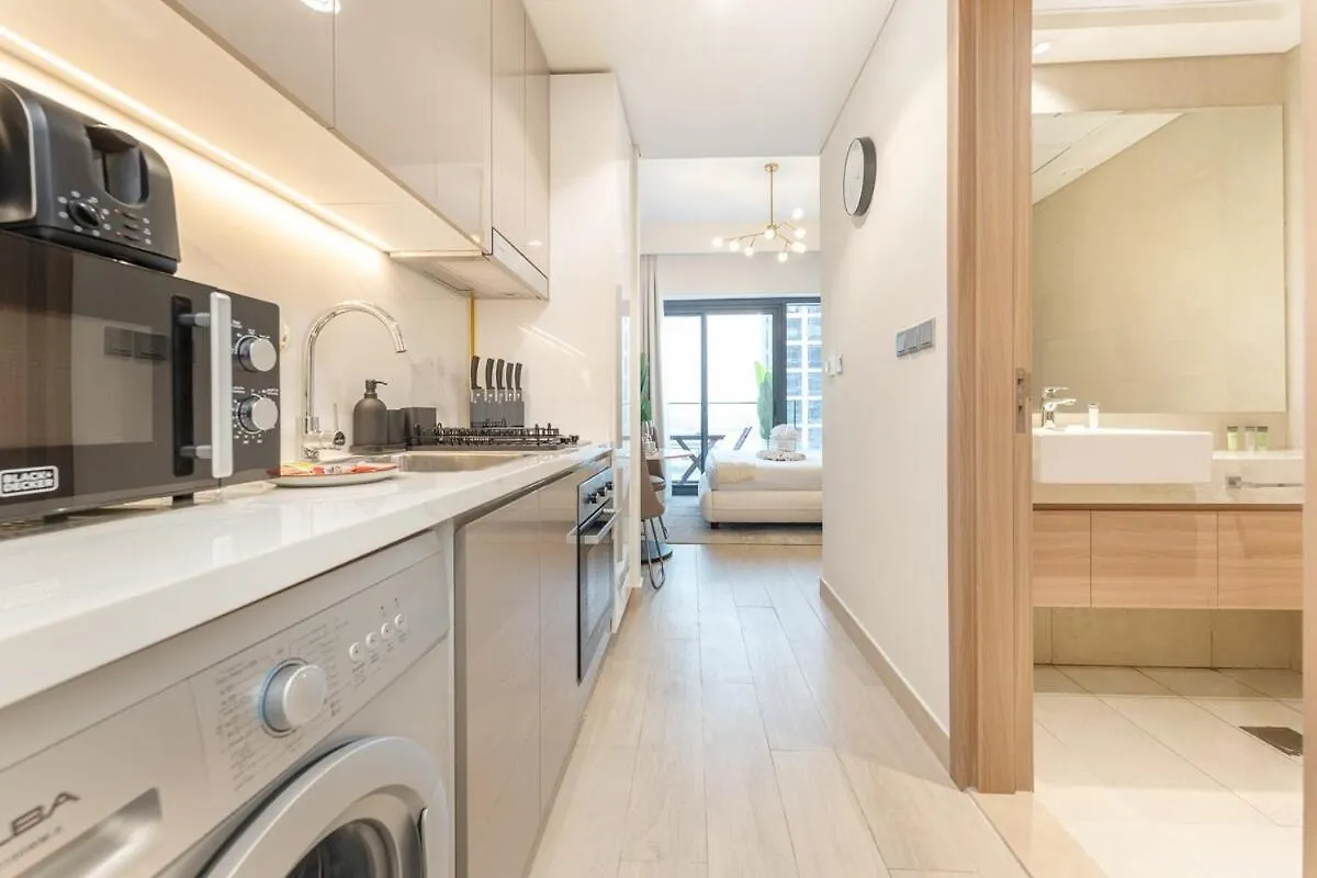 Quiet Elegance Studio Living Near Burj Khalifa In Azizi Riviera Dubai 0*,  Förenade Arabemiraten